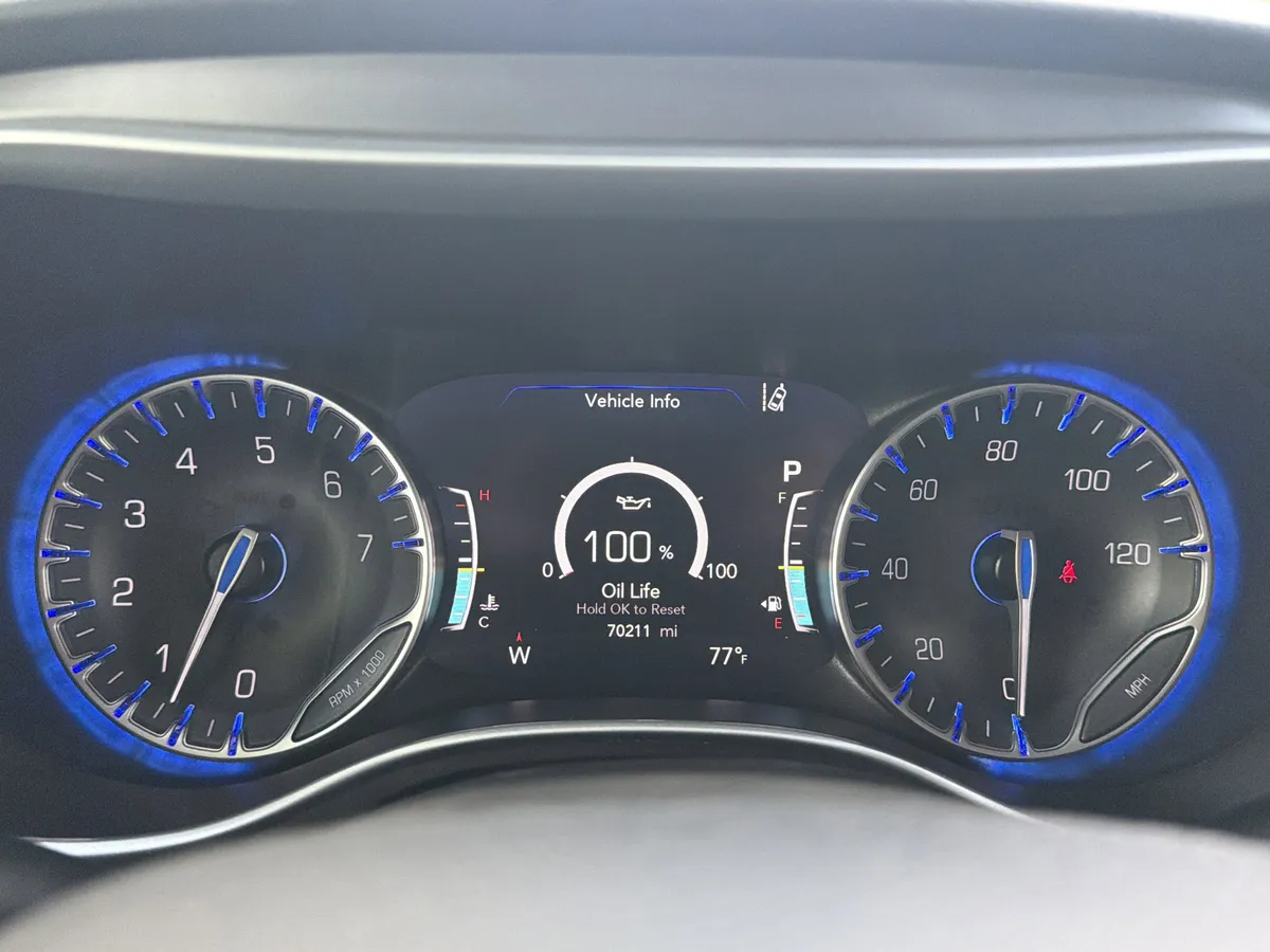 2024 Chrysler Pacifica Touring L thumbnail 19