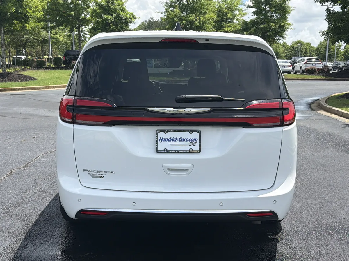 2024 Chrysler Pacifica Touring L thumbnail 7