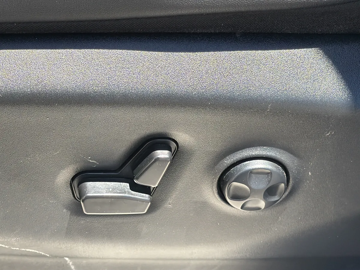2024 Chrysler Pacifica Touring L thumbnail 16