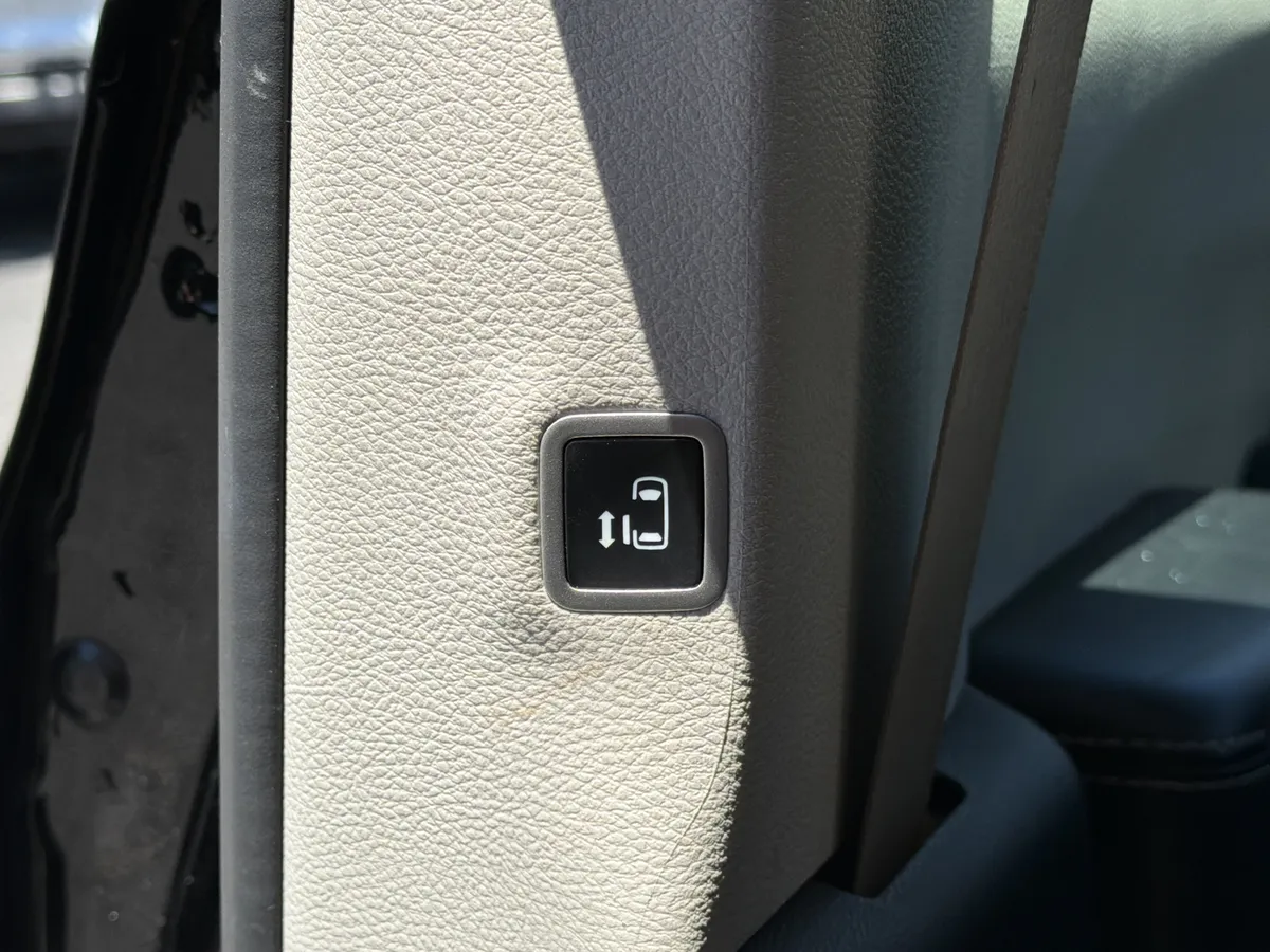 2024 Chrysler Pacifica Touring L thumbnail 20