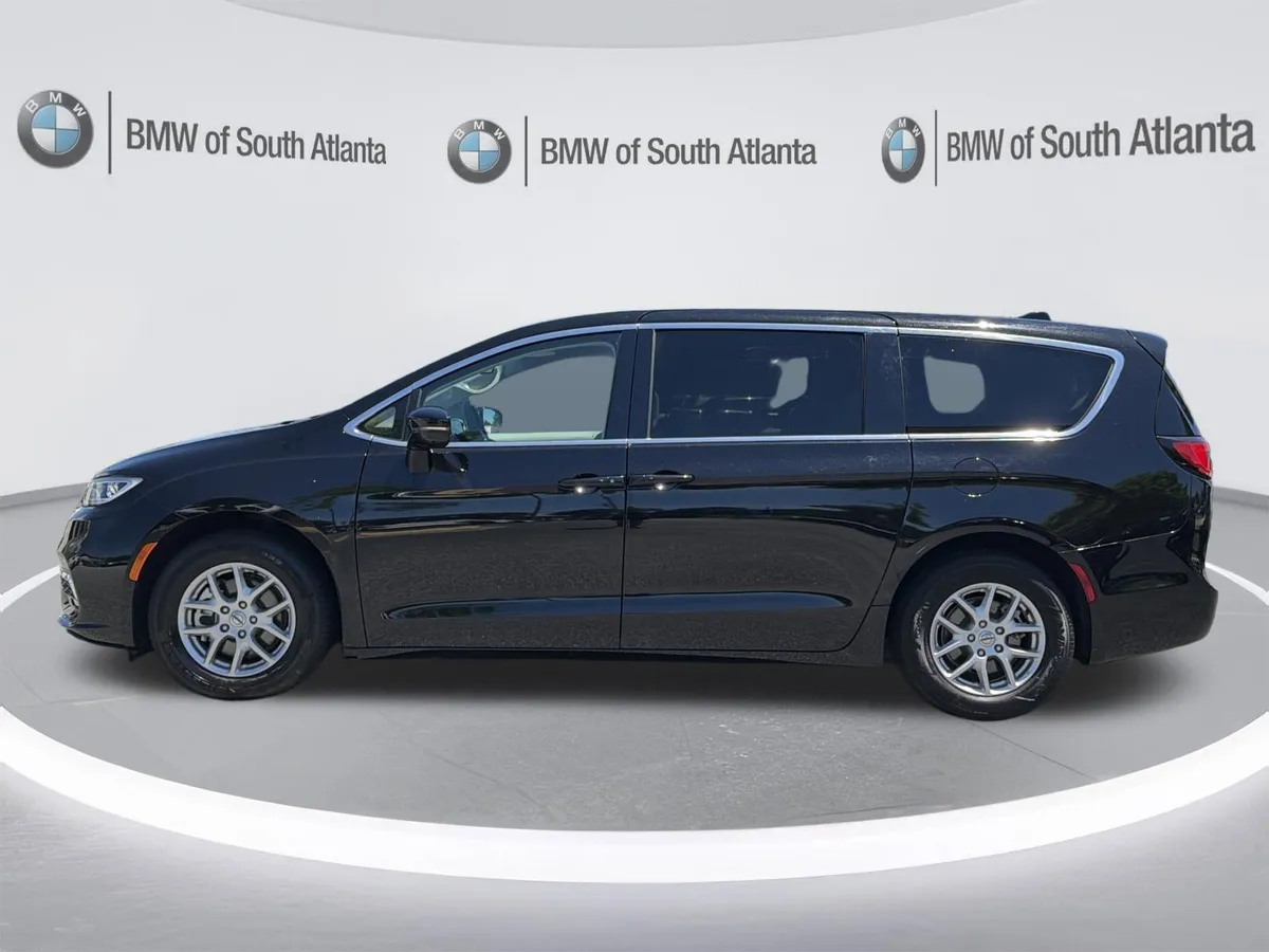 2024 Chrysler Pacifica Touring L thumbnail 22
