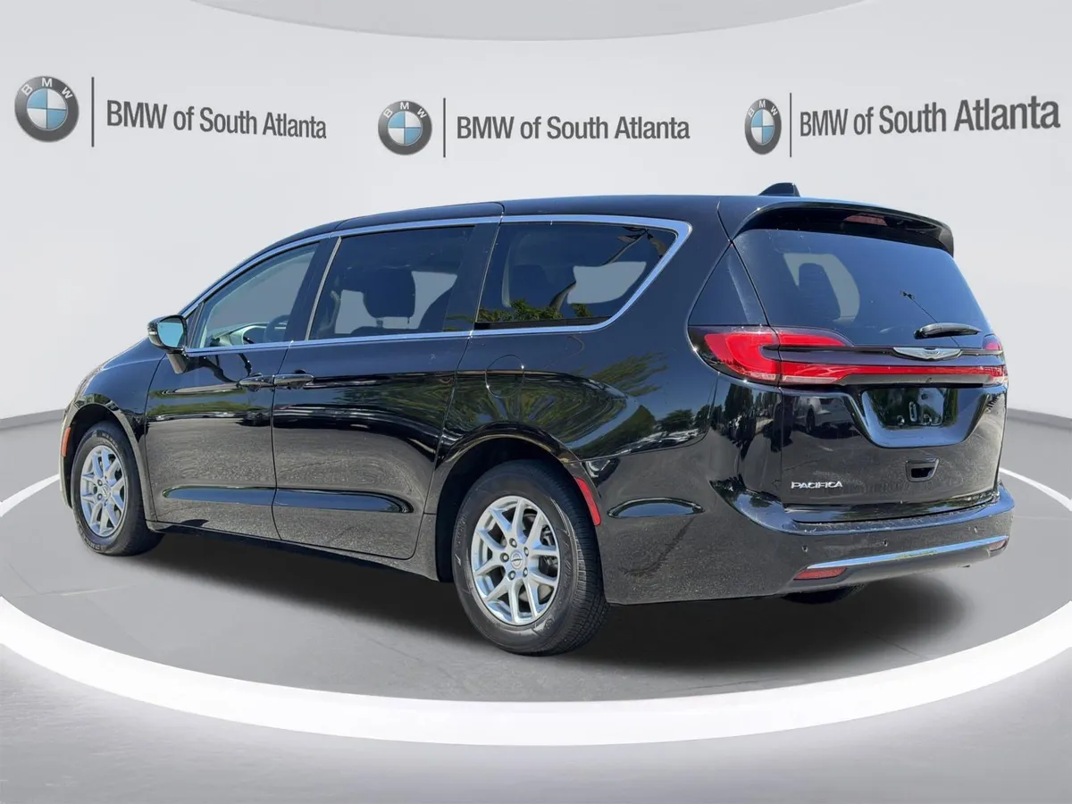 2024 Chrysler Pacifica Touring L thumbnail 23