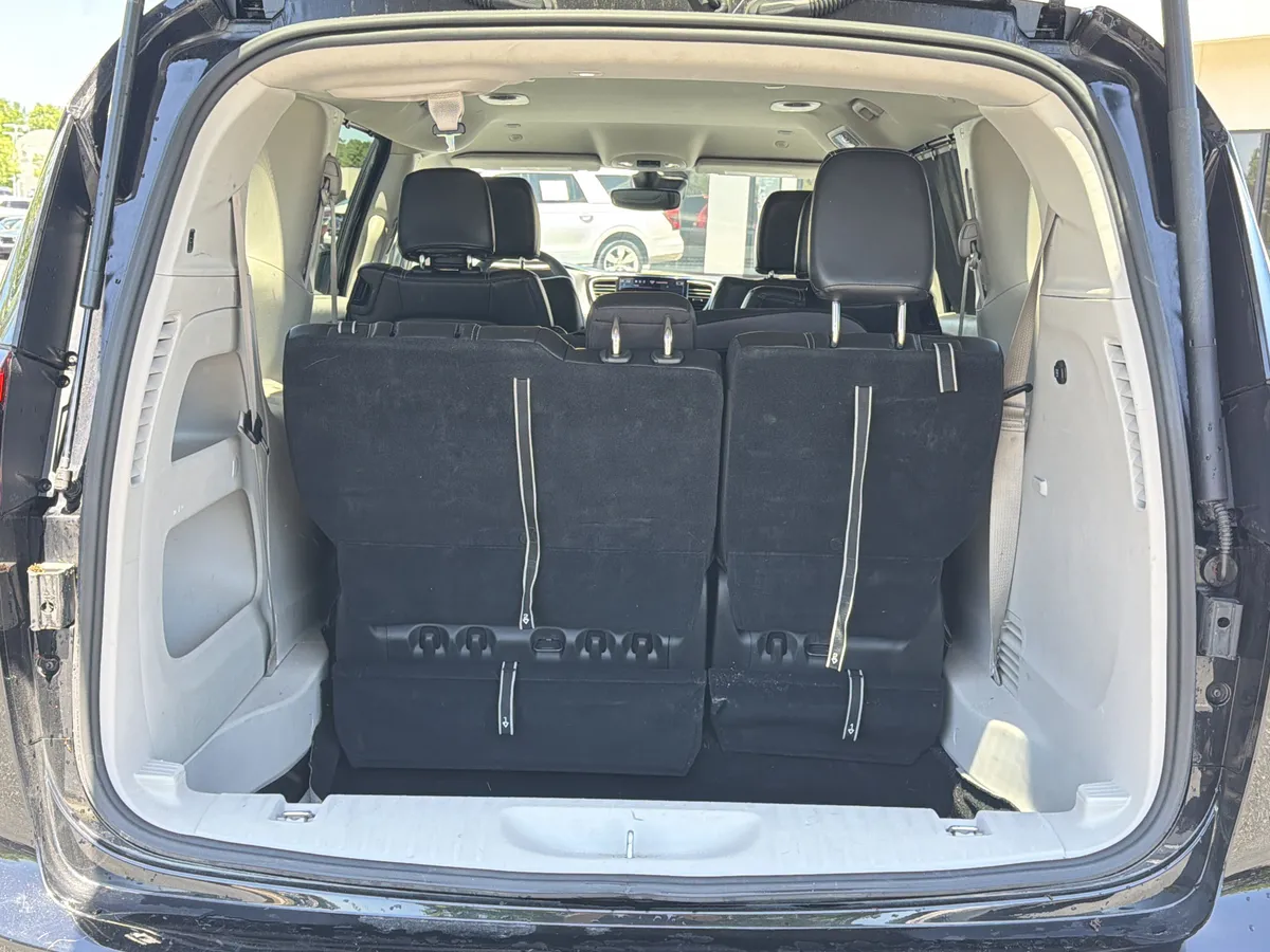 2024 Chrysler Pacifica Touring L thumbnail 25