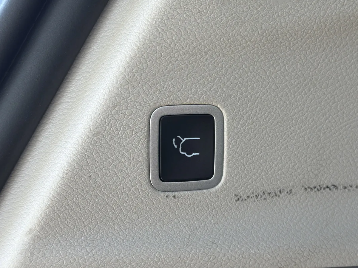 2024 Chrysler Pacifica Touring L thumbnail 26