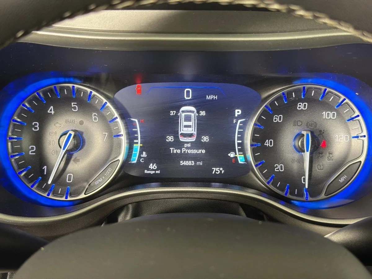 2024 Chrysler Pacifica Touring L thumbnail 25