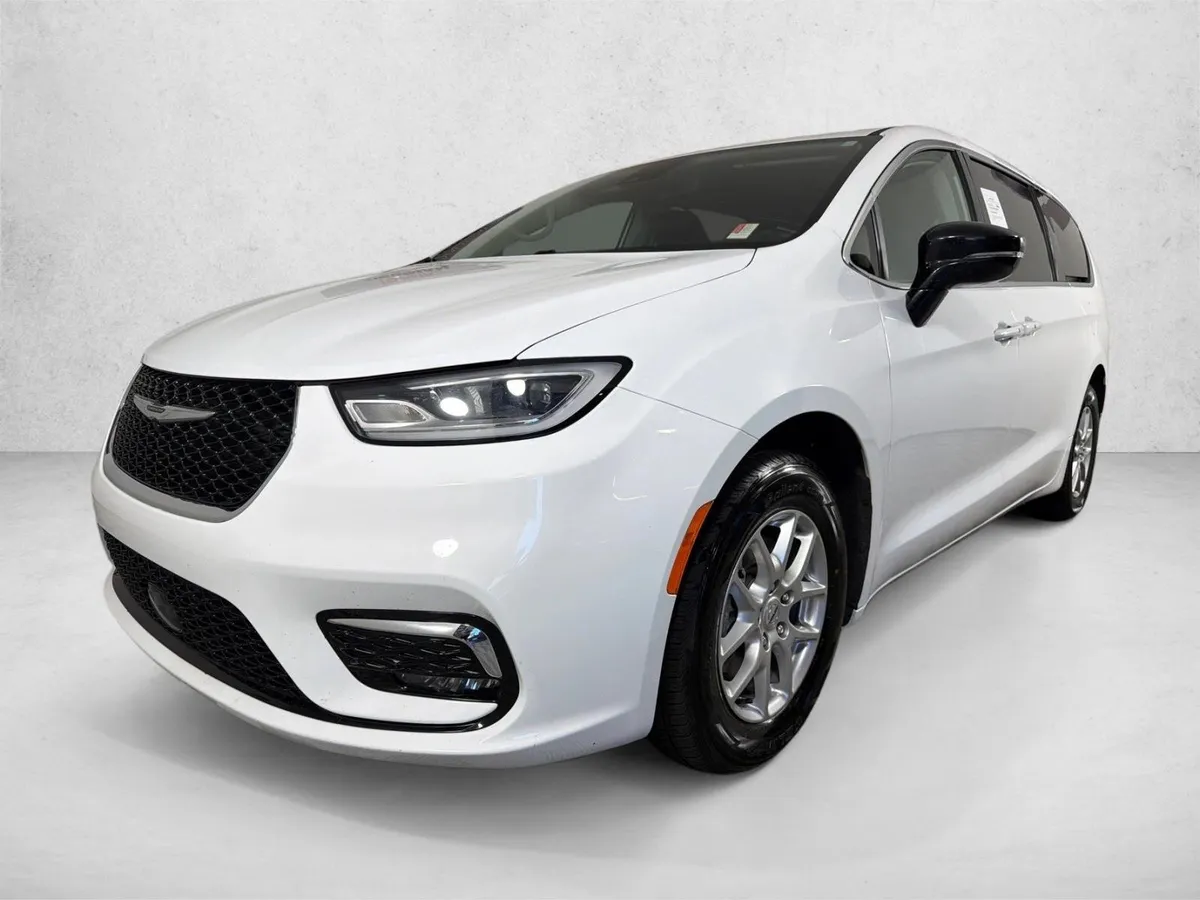 2024 Chrysler Pacifica Touring L thumbnail 7