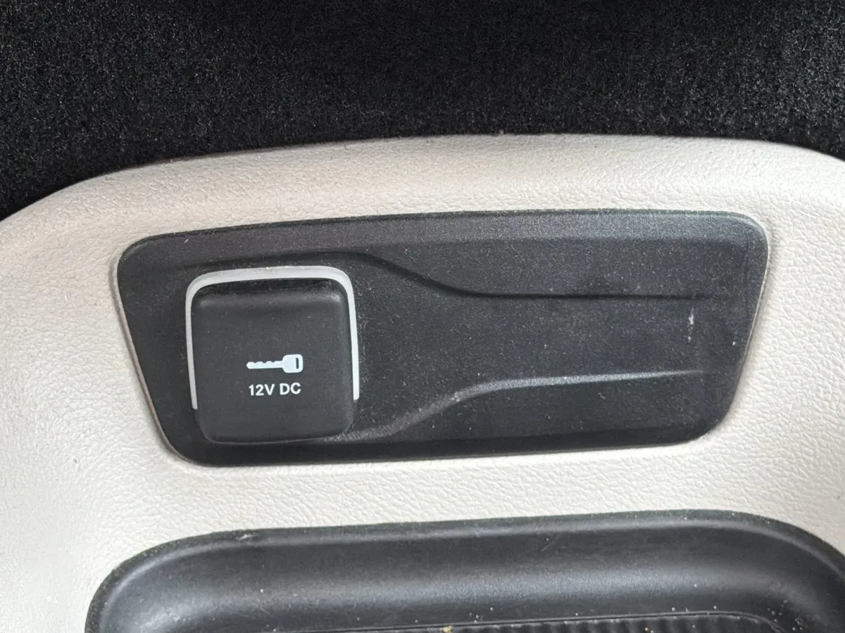 2024 Chrysler Pacifica Touring L thumbnail 15