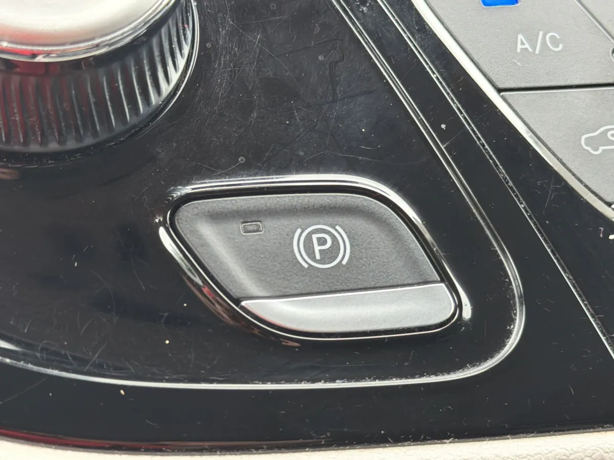 2024 Chrysler Pacifica Touring L thumbnail 16