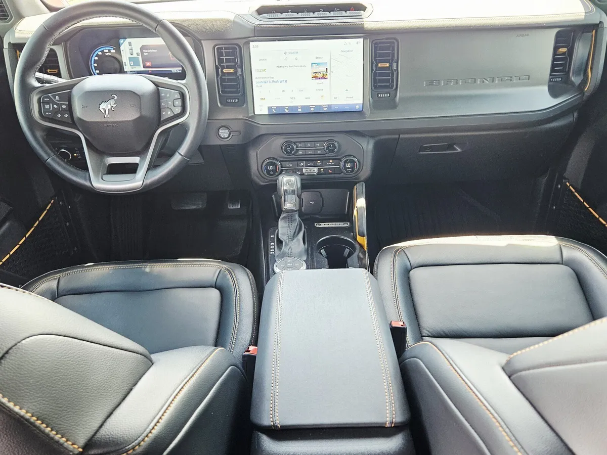 2024 Ford Bronco Badlands thumbnail 16