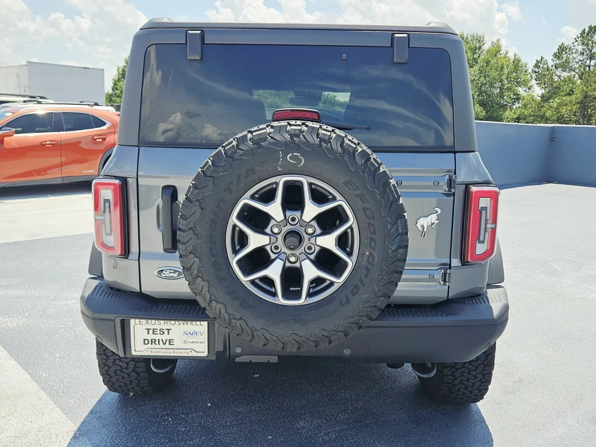 2024 Ford Bronco Badlands thumbnail 5
