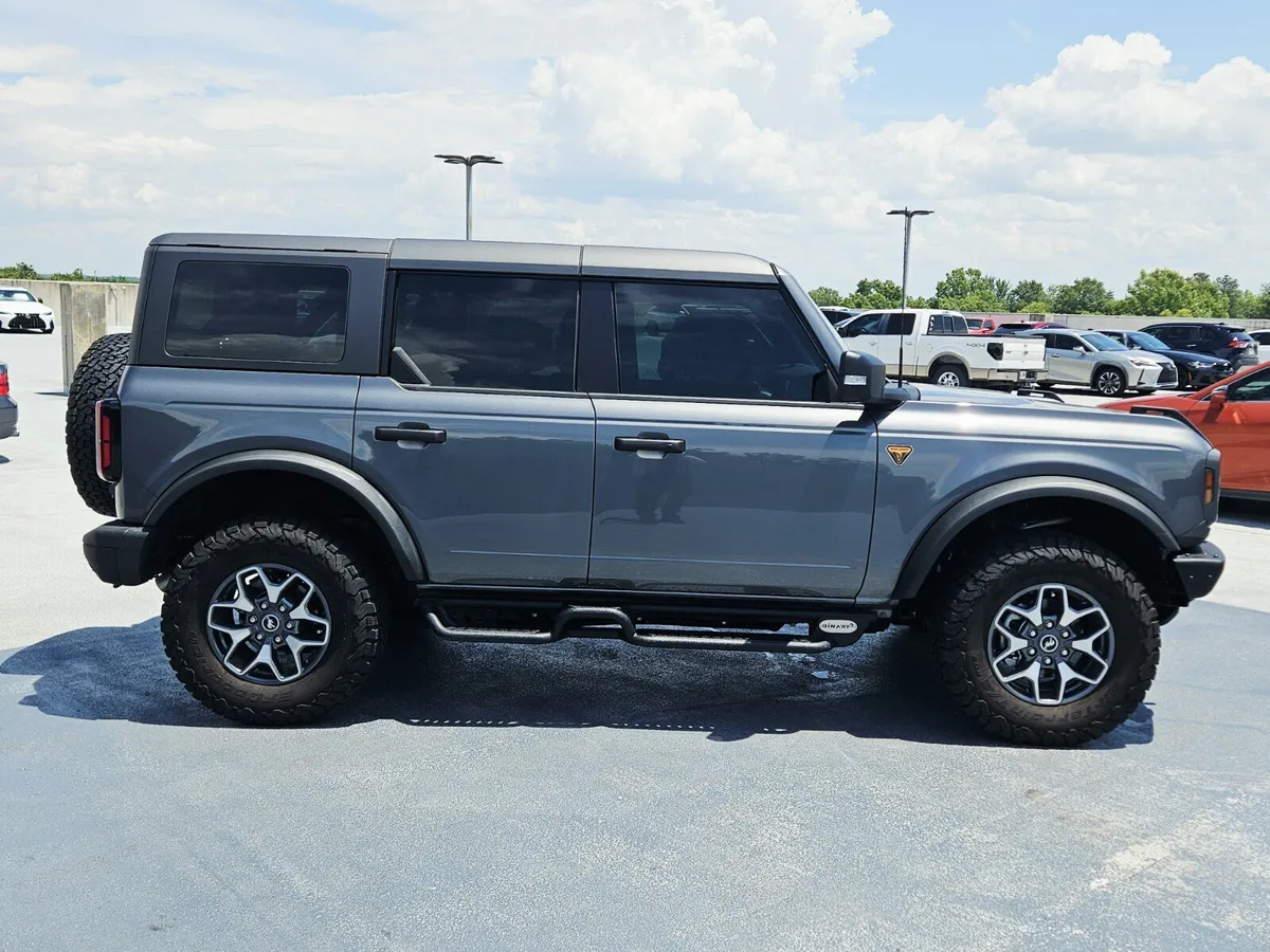 2024 Ford Bronco Badlands thumbnail 7