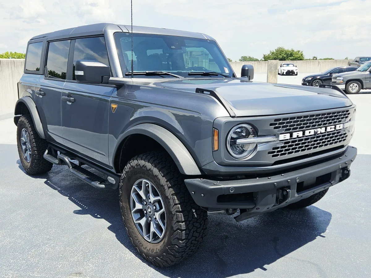 2024 Ford Bronco Badlands thumbnail 8
