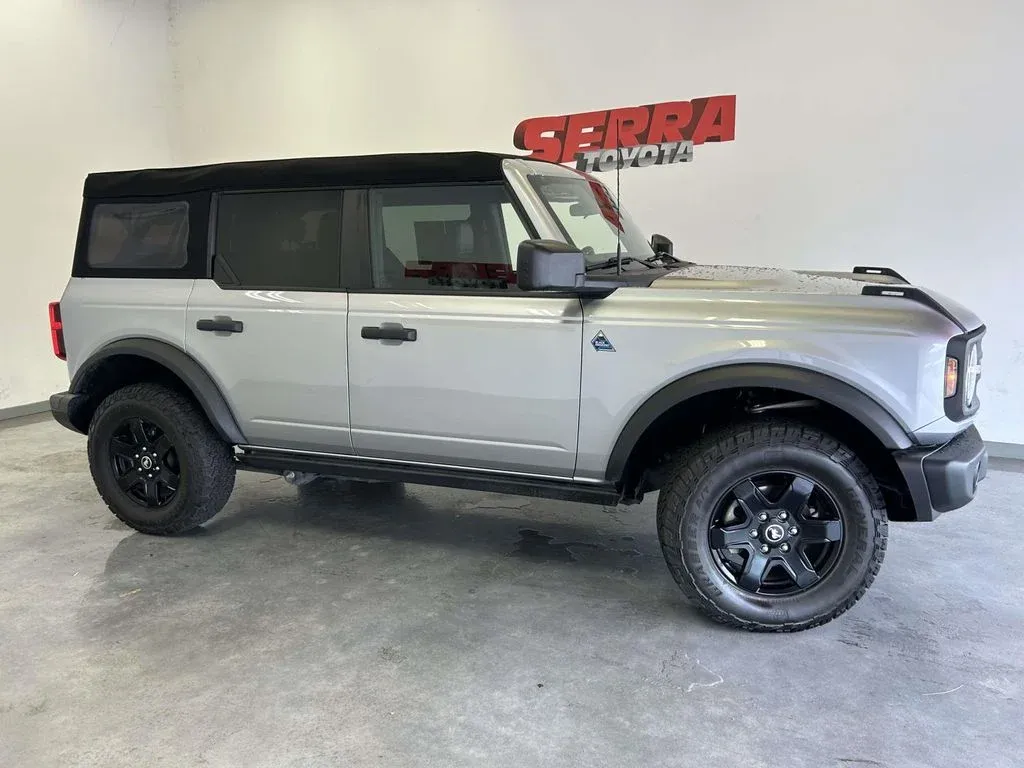 2024 Ford Bronco Black Diamond thumbnail 2