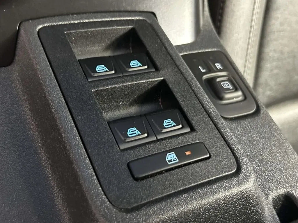 2024 Ford Bronco Black Diamond thumbnail 21