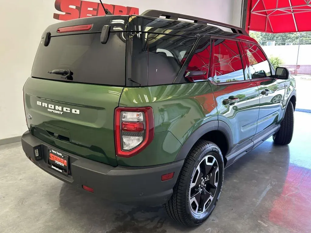 2024 Ford Bronco Sport Outer Banks thumbnail 3
