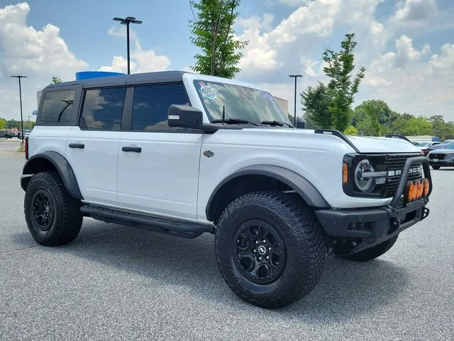 2024 Ford Bronco Wildtrak thumbnail 3