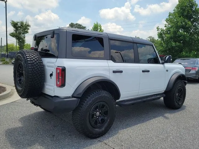 2024 Ford Bronco Wildtrak thumbnail 4
