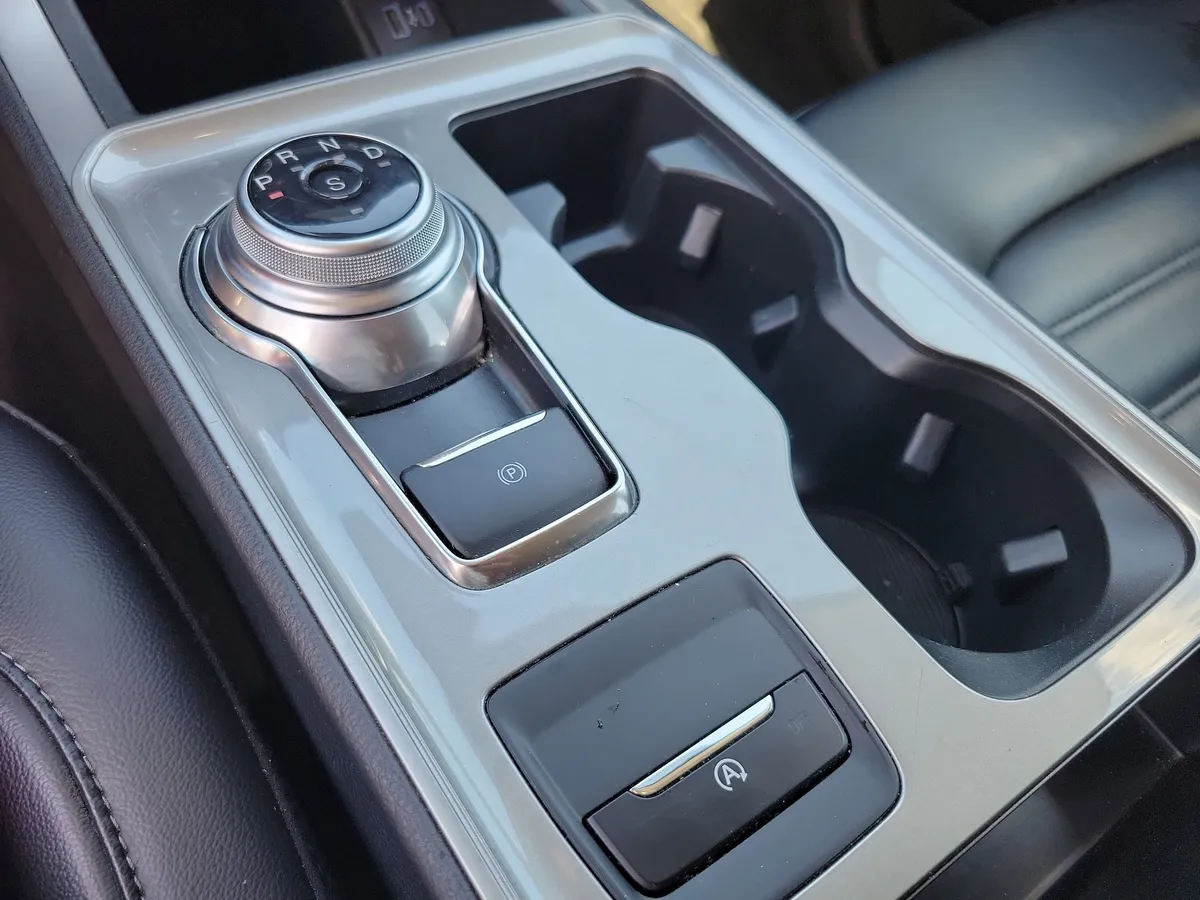 2024 Ford Edge thumbnail 13