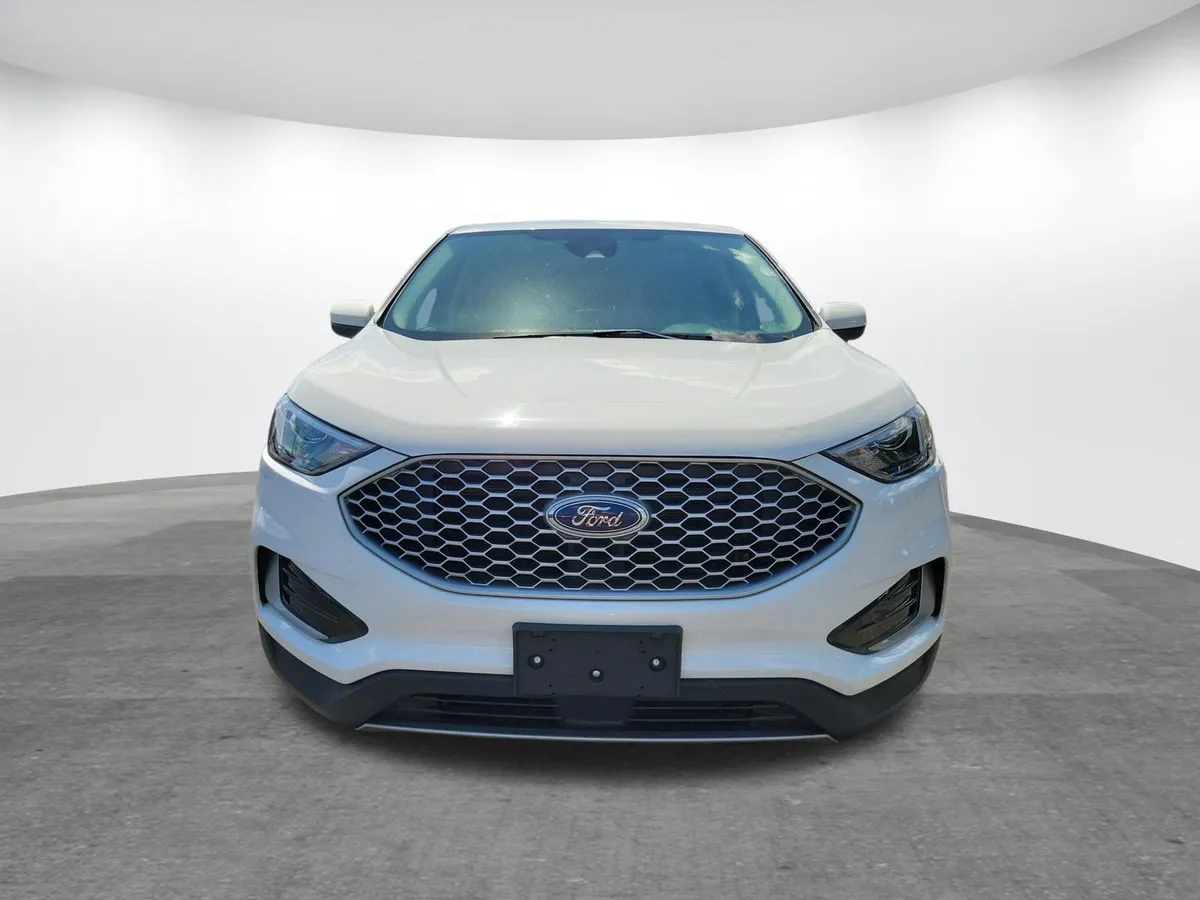 2024 Ford Edge thumbnail 24