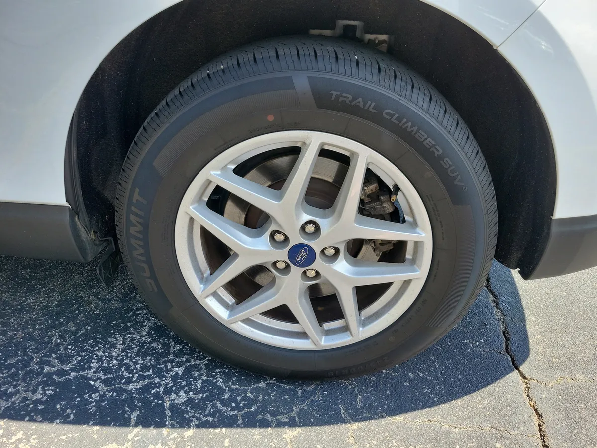 2024 Ford Edge thumbnail 30