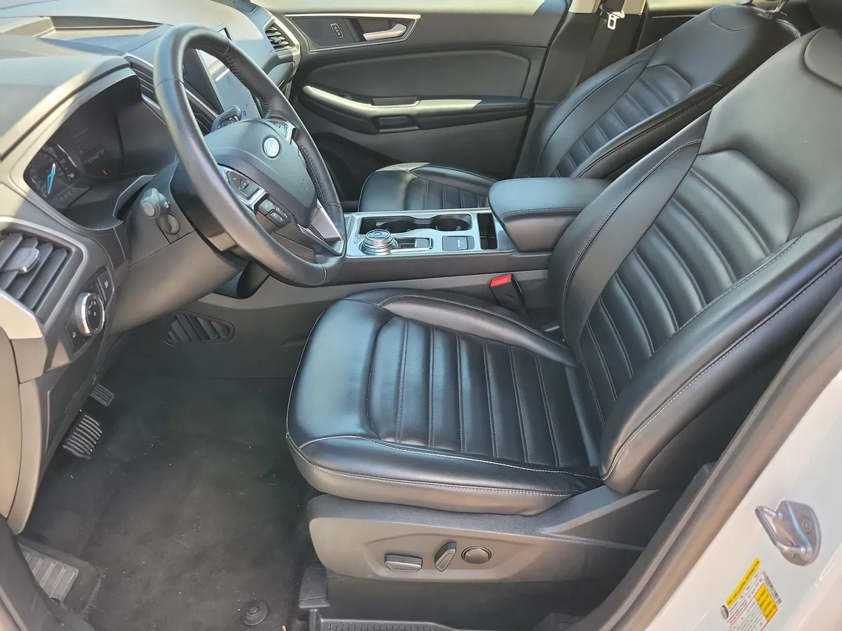 2024 Ford Edge thumbnail 4