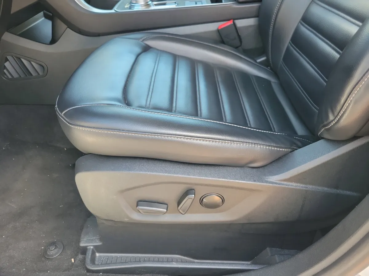 2024 Ford Edge thumbnail 5