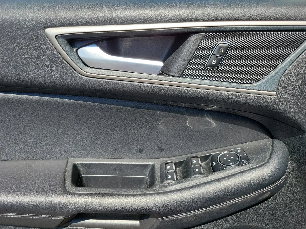 2024 Ford Edge thumbnail 7