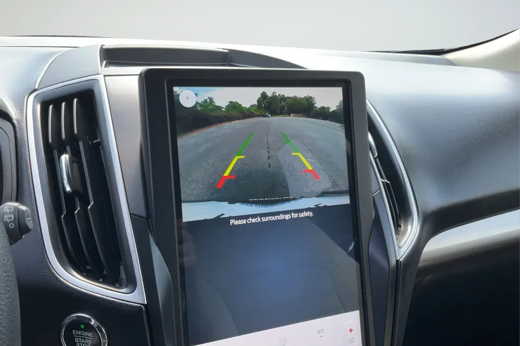 2024 Ford Edge SE thumbnail 17