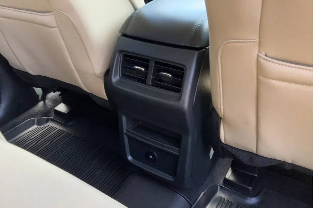 2024 Ford Edge SE thumbnail 22