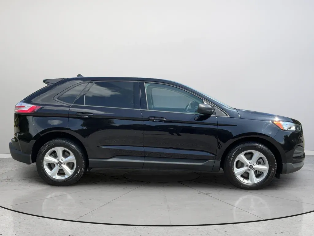 2024 Ford Edge SE thumbnail 6