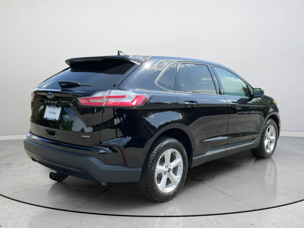 2024 Ford Edge SE thumbnail 7