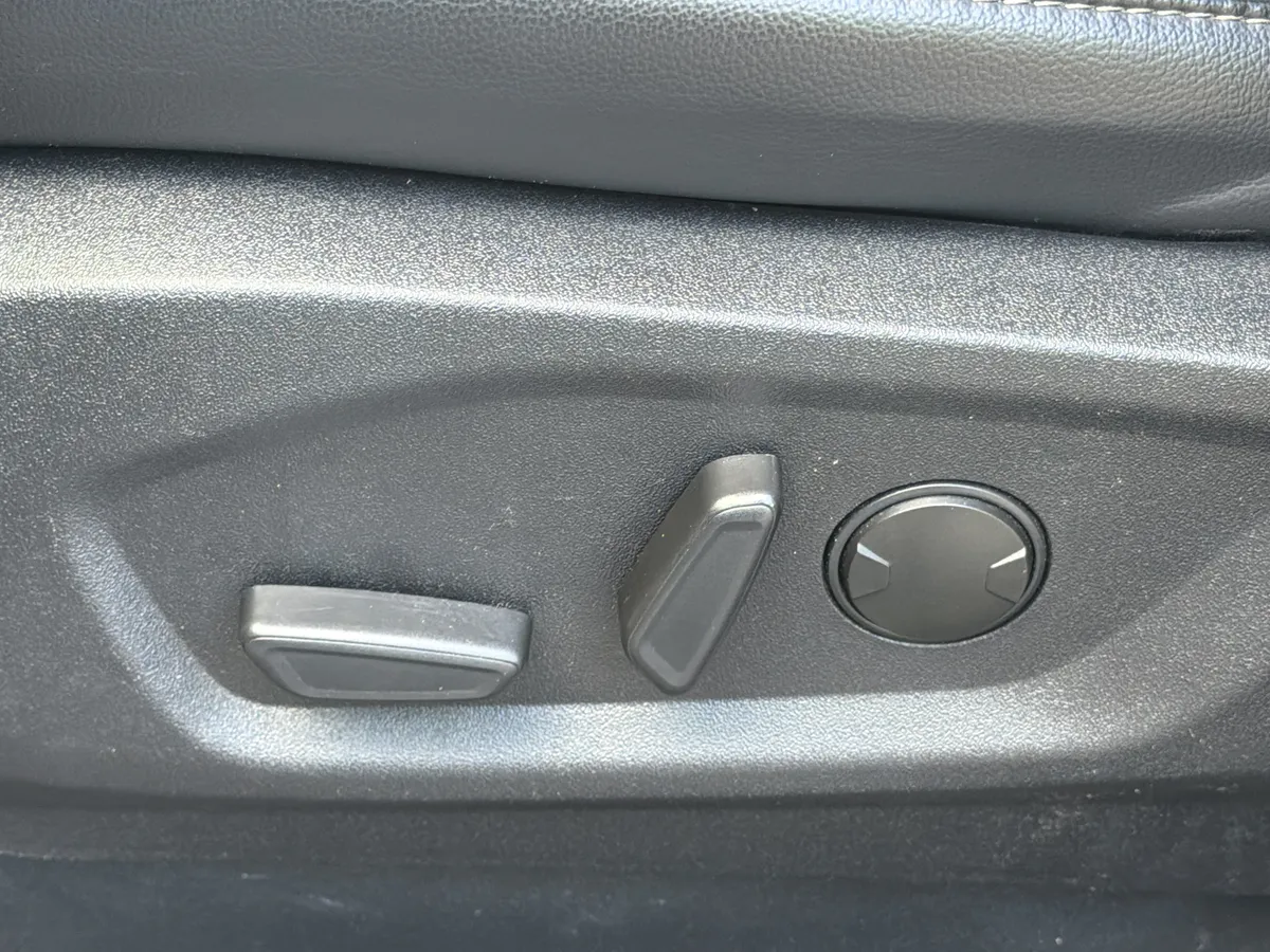 2024 Ford Edge SEL thumbnail 15