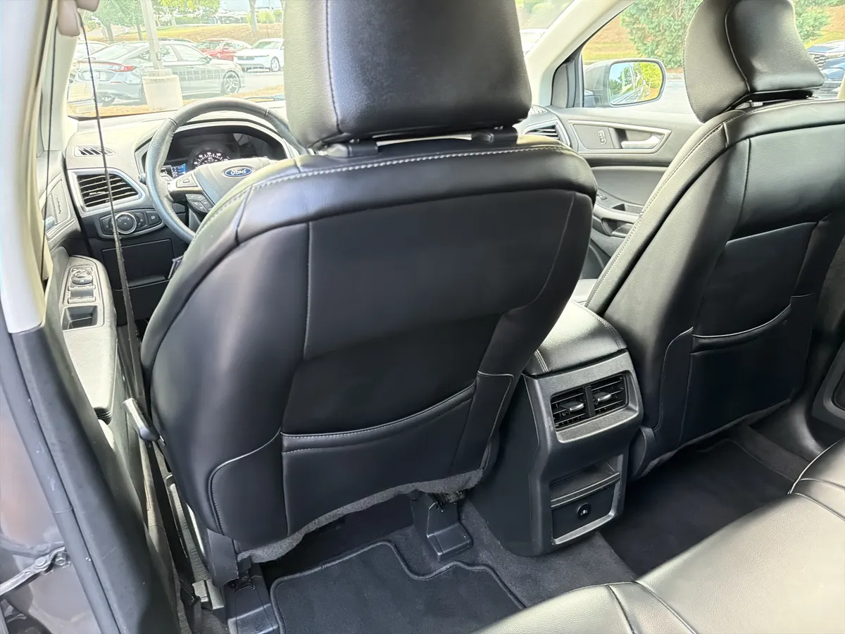 2024 Ford Edge SEL thumbnail 17