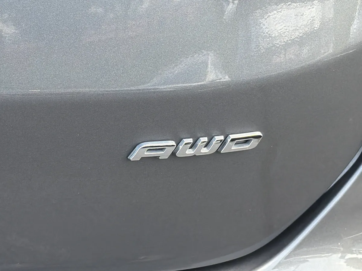2024 Ford Edge SEL thumbnail 23