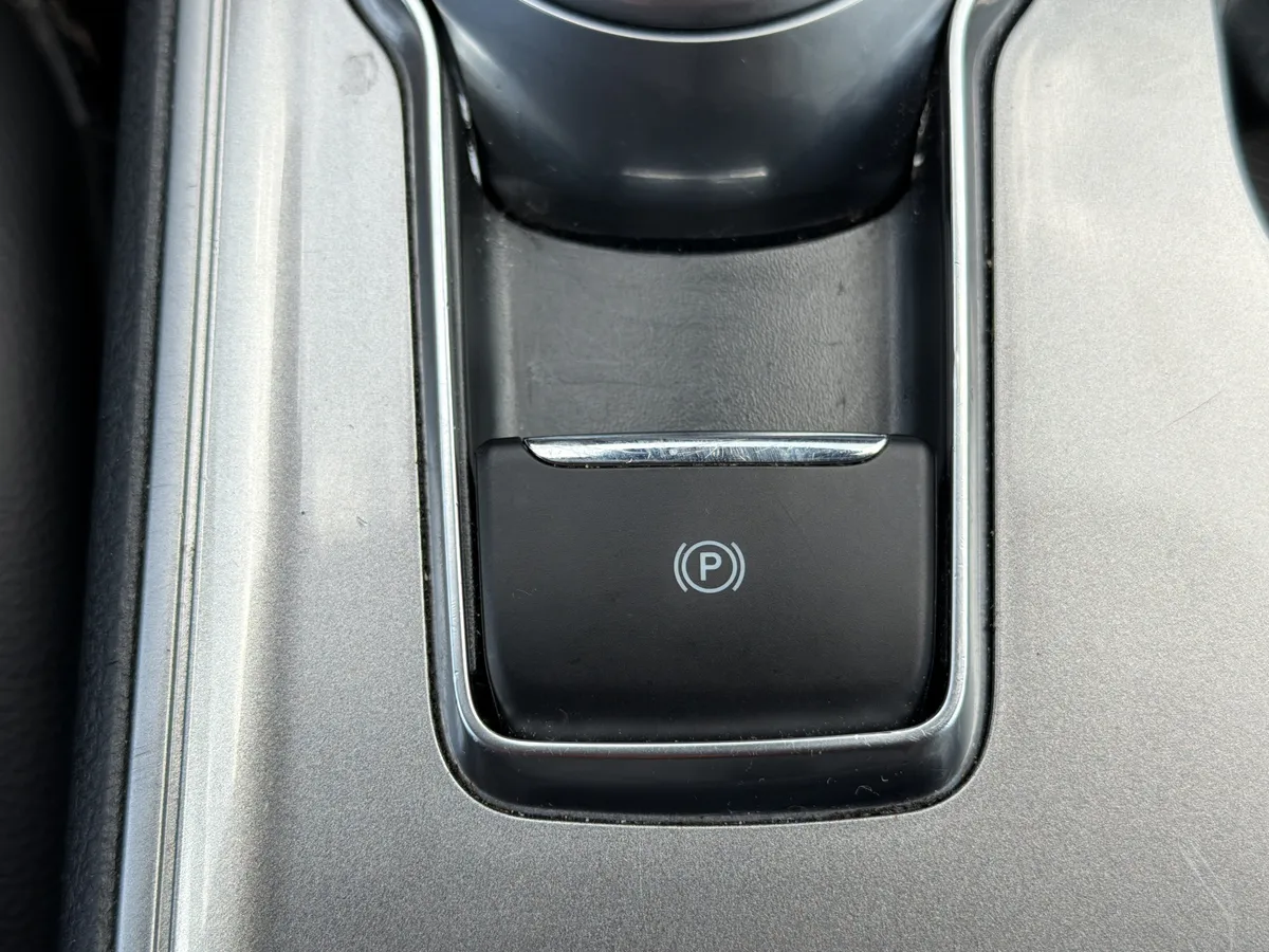 2024 Ford Edge SEL thumbnail 7