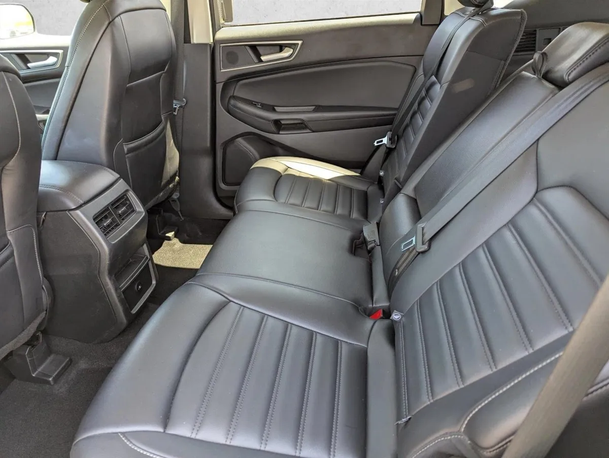 2024 Ford Edge SEL thumbnail 23