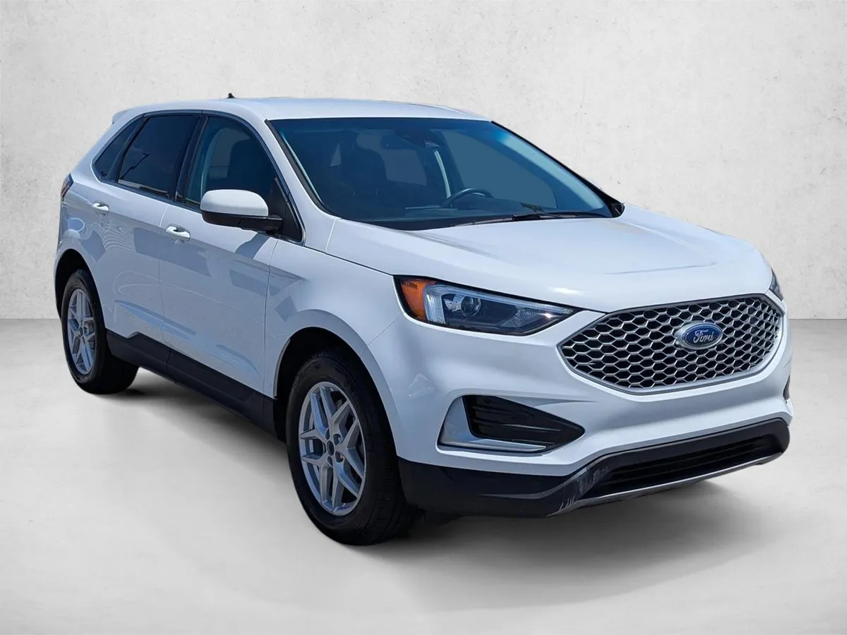 2024 Ford Edge SEL thumbnail 3