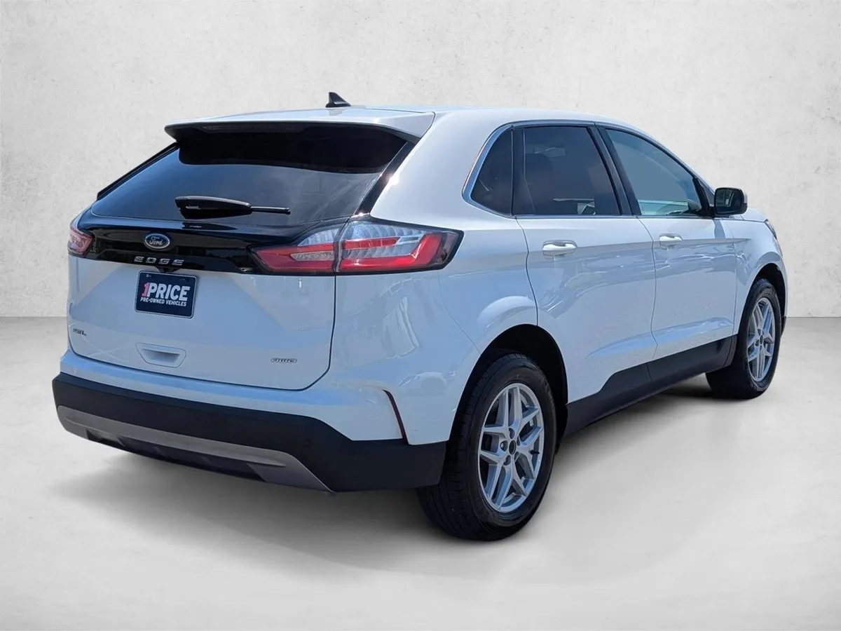 2024 Ford Edge SEL thumbnail 5
