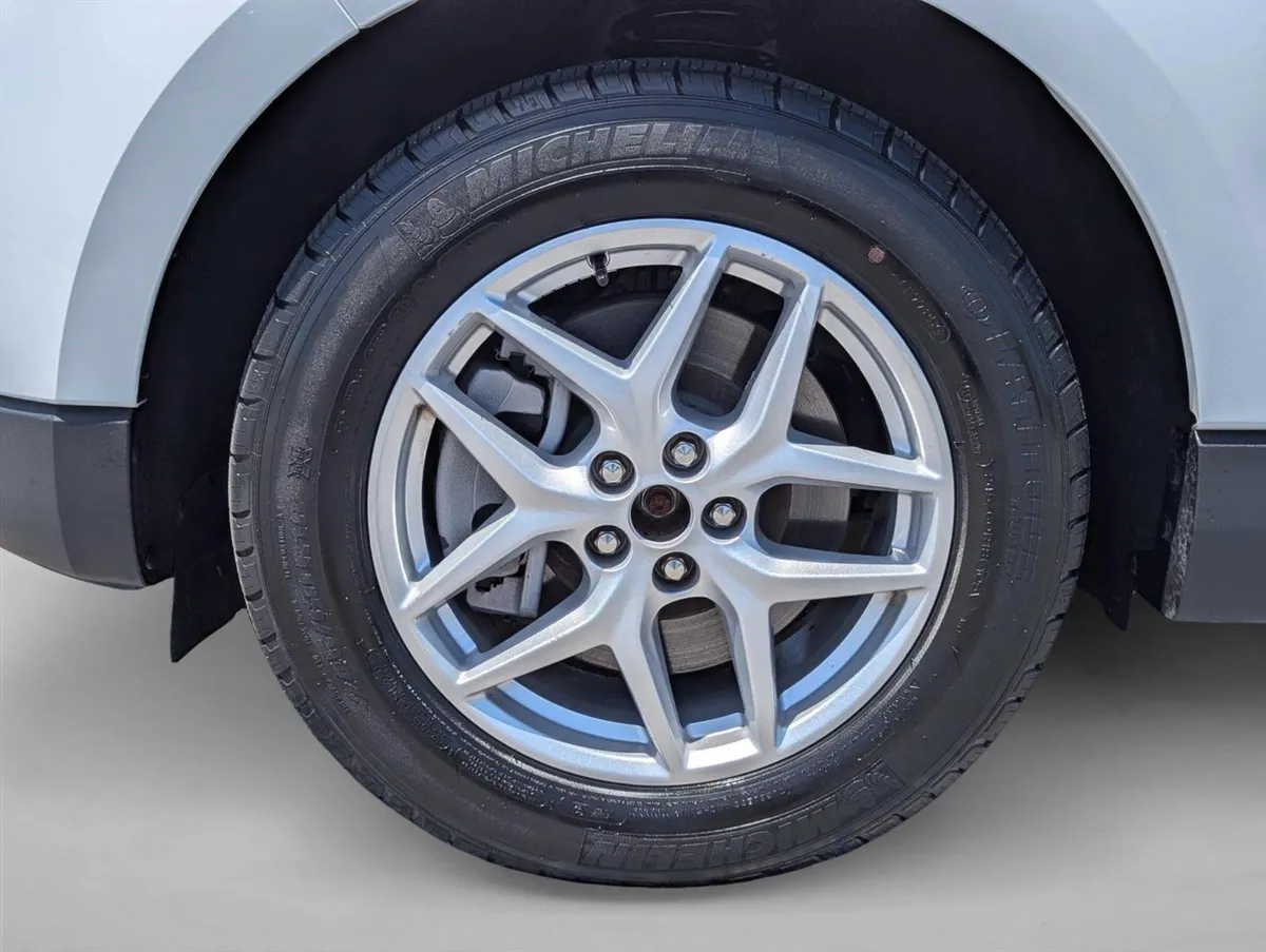 2024 Ford Edge SEL thumbnail 9