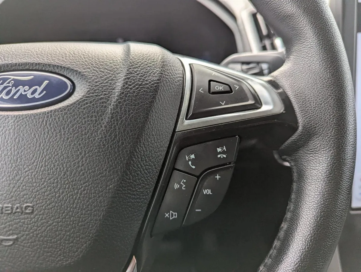 2024 Ford Edge SEL thumbnail 14