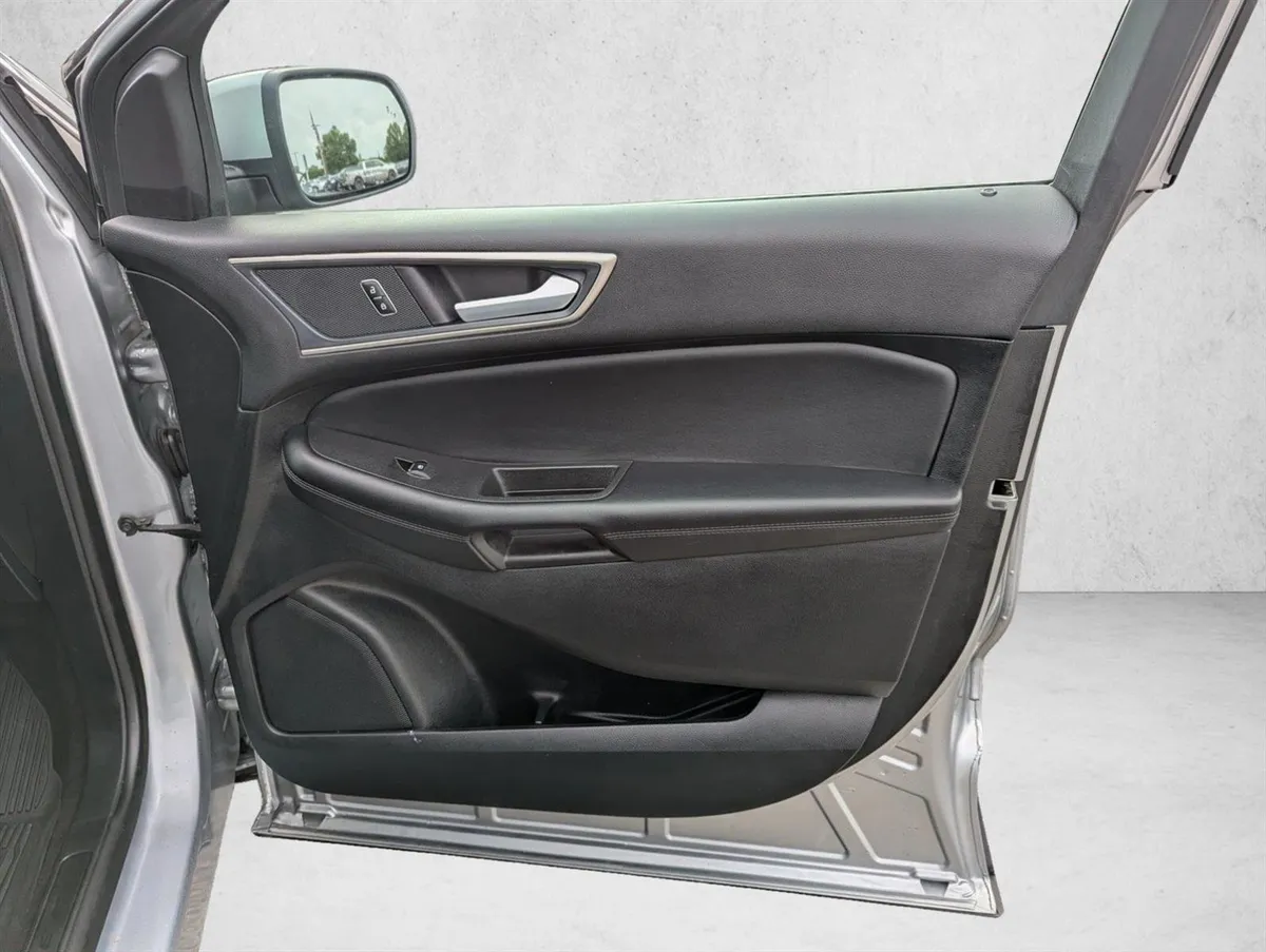 2024 Ford Edge SEL thumbnail 26