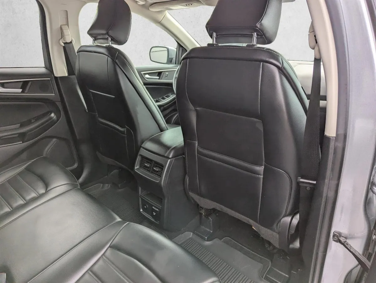2024 Ford Edge SEL thumbnail 29