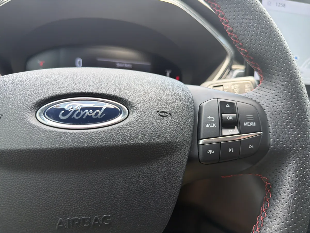 2024 Ford Escape ST-Line thumbnail 10