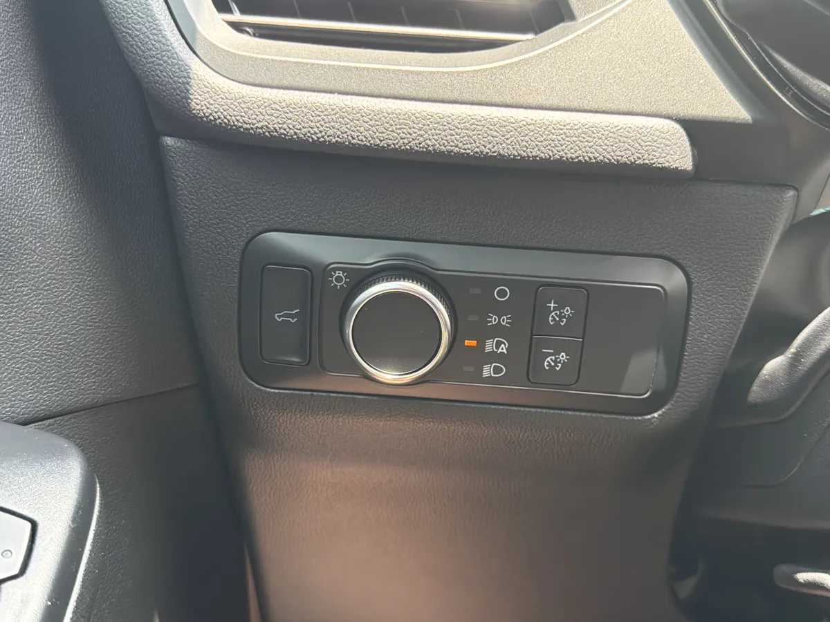 2024 Ford Escape ST-Line thumbnail 12
