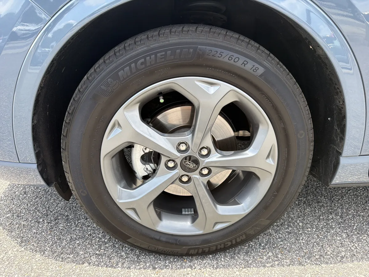 2024 Ford Escape ST-Line thumbnail 23