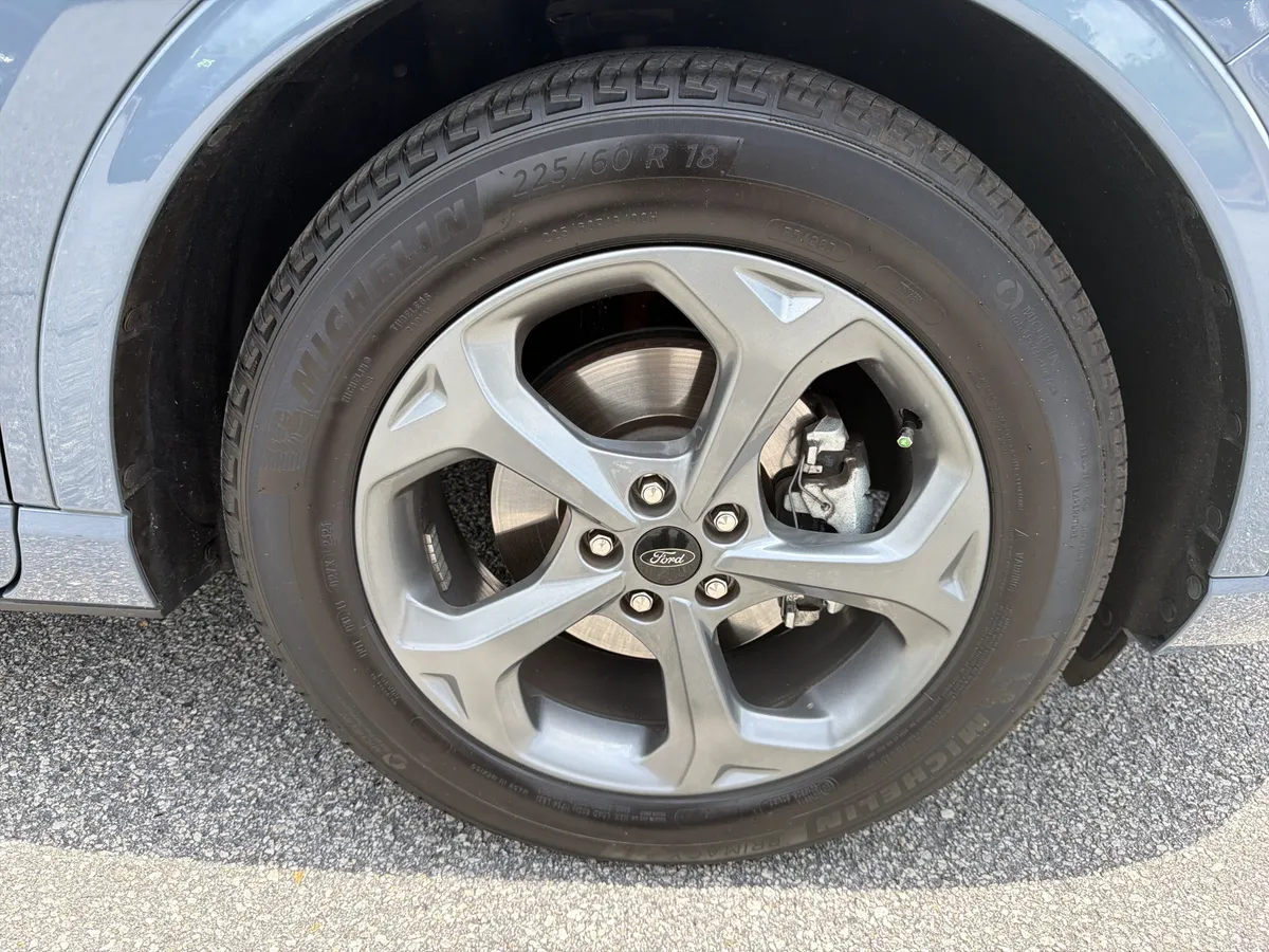 2024 Ford Escape ST-Line thumbnail 25