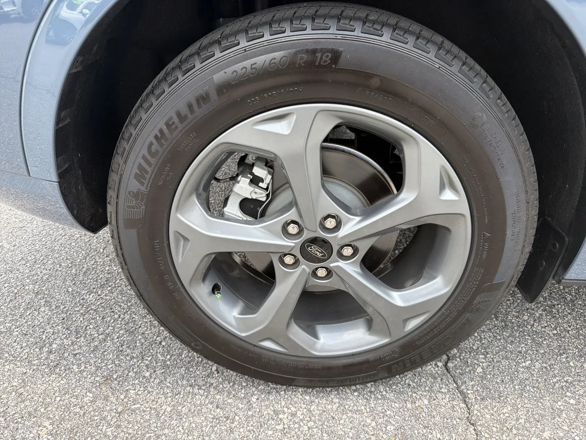 2024 Ford Escape ST-Line thumbnail 30