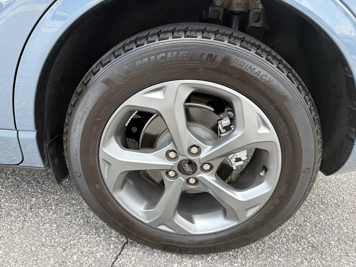 2024 Ford Escape ST-Line thumbnail 32