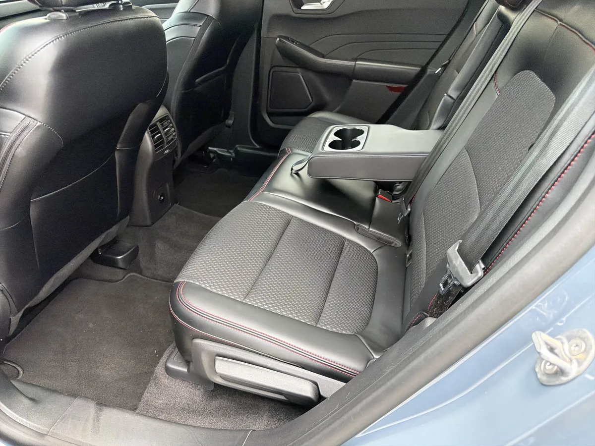 2024 Ford Escape ST-Line thumbnail 33