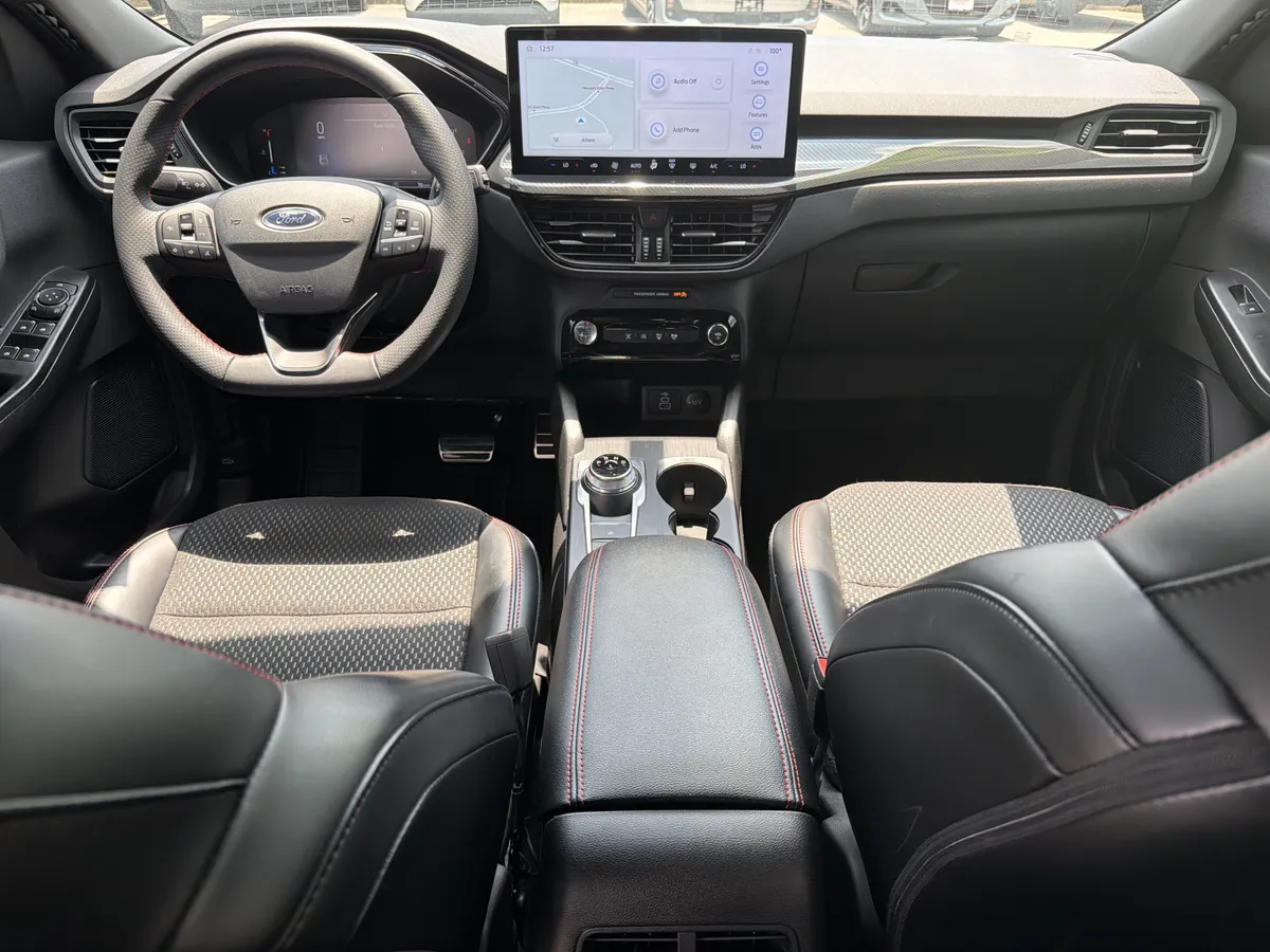2024 Ford Escape ST-Line thumbnail 4
